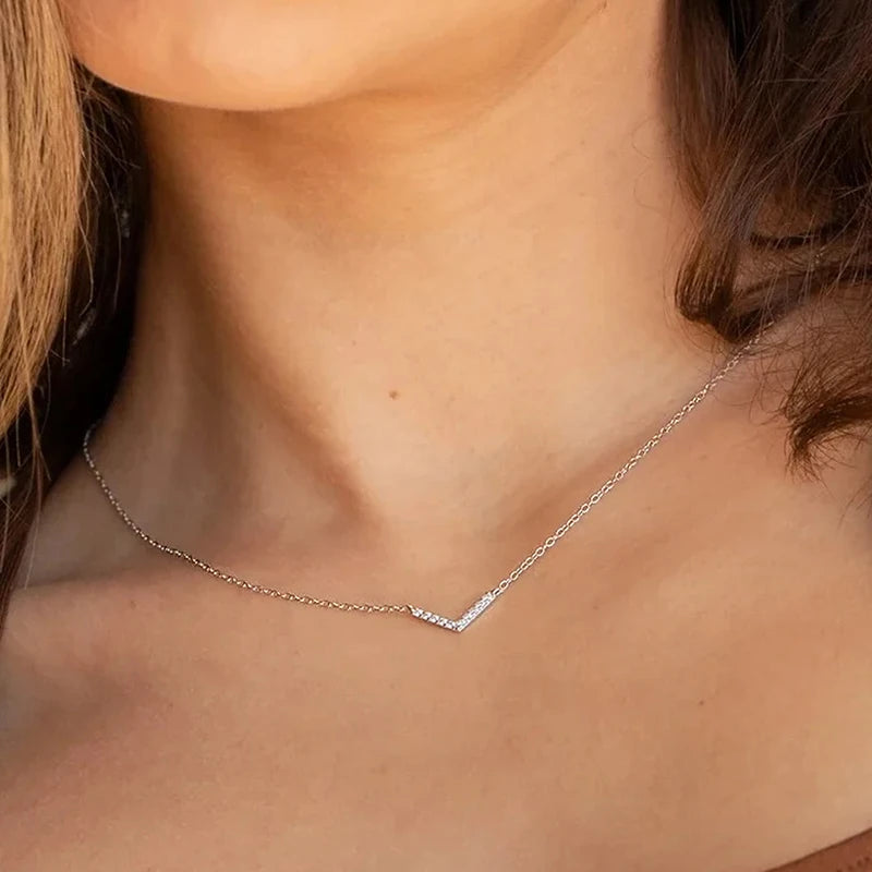 IOGOU 18k Gold Plated V Letter Necklace 925 Sterling Silver Simple 1mm Moissanite Necklace For Women with Certificate Jewelry