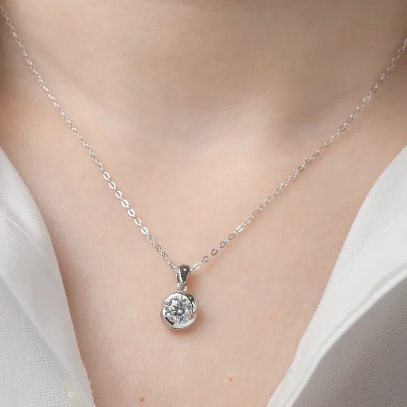 IOGOU S925 Sterling Sliver Rosebud Necklace Solitaire Moissanite Pendant Necklace for Women Wedding Fine Jewely with Certificate