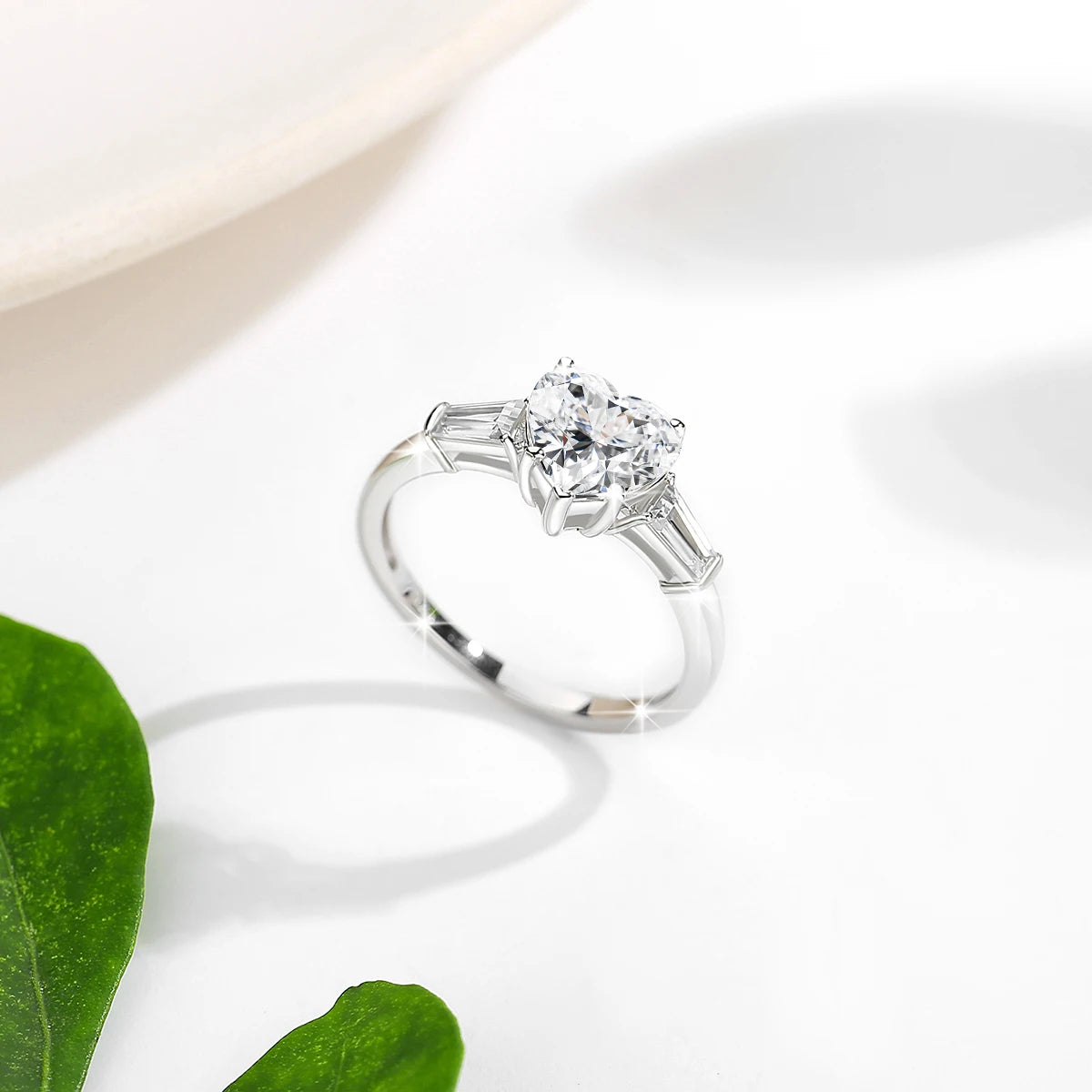 2 Carat Heart Moissanite Ring Woman 3 Stone Engagement Wedding Gift 925 Sterling Silver Plated White Gold Fine Jewelry