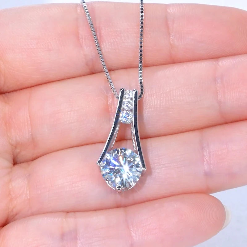 IOGOU Classic 1CT-3CT D Moissanite Pendant Necklace Adjustable Box Chain 925 Pure Silver Lab Diamond for Women with Certificate