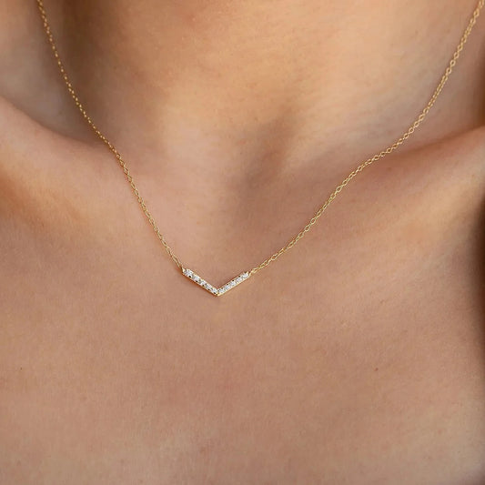 IOGOU 18k Gold Plated V Letter Necklace 925 Sterling Silver Simple 1mm Moissanite Necklace For Women with Certificate Jewelry