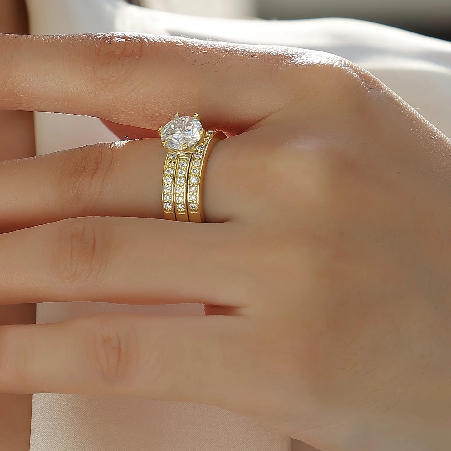 Luxury Moissanite Engagement Ring Set Round 2 Carats Classic Design 925 Sterling Silver Fade-Resistant Women Wedding Rings